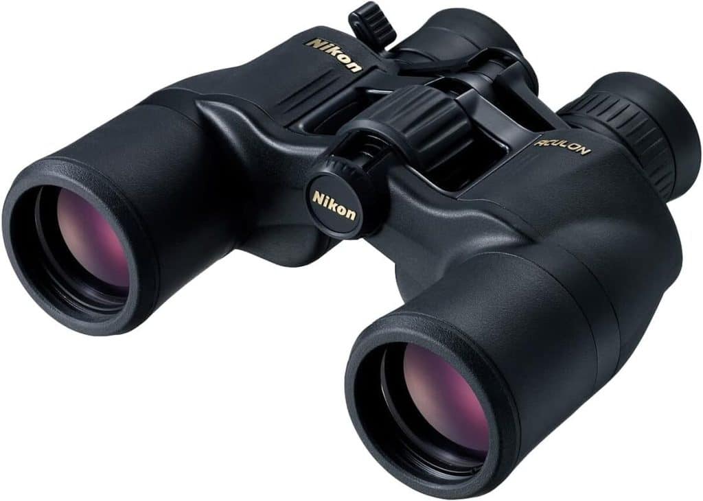 Test des jumelles Nikon A211 8-18x42 : zoom puissant et intégré