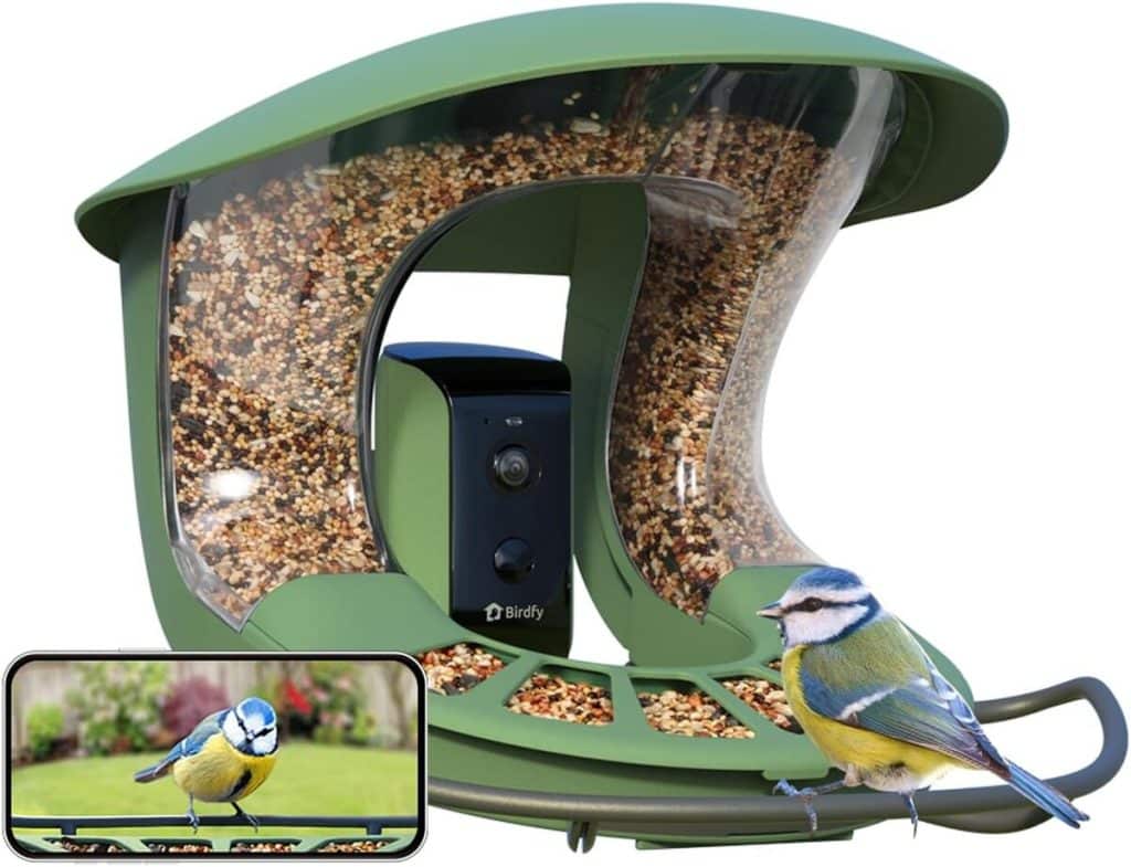 Test du distributeur Birdfy Feeder 2 Pro : nourrissez et identifiez plus de 6000 espèces d'oiseaux