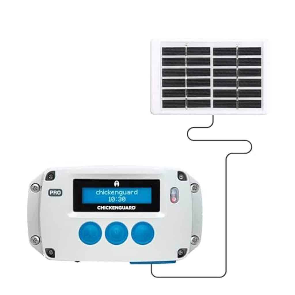 Test du ChickenGuard Pro : porte automatique solaire et motorisée pour poulailler